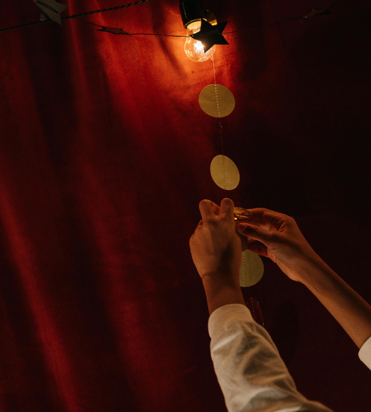 Bühnenmaler:in und -plastiker:in