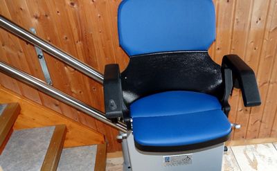 Arbeit als Servicetechniker für Treppenlifte