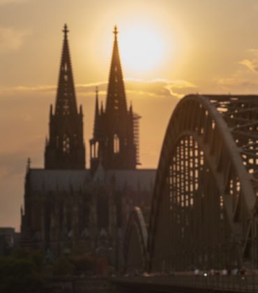 Kleine Gläser, großer Dom