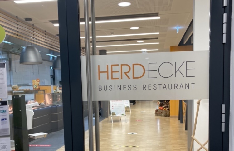DÖRKEN: Herd-Ecke
