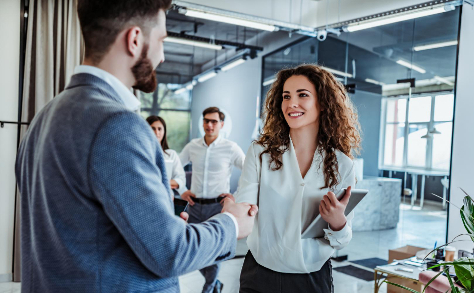 Als Berufseinsteiger ernst genommen werden: Tipps für dein Auftreten im Job