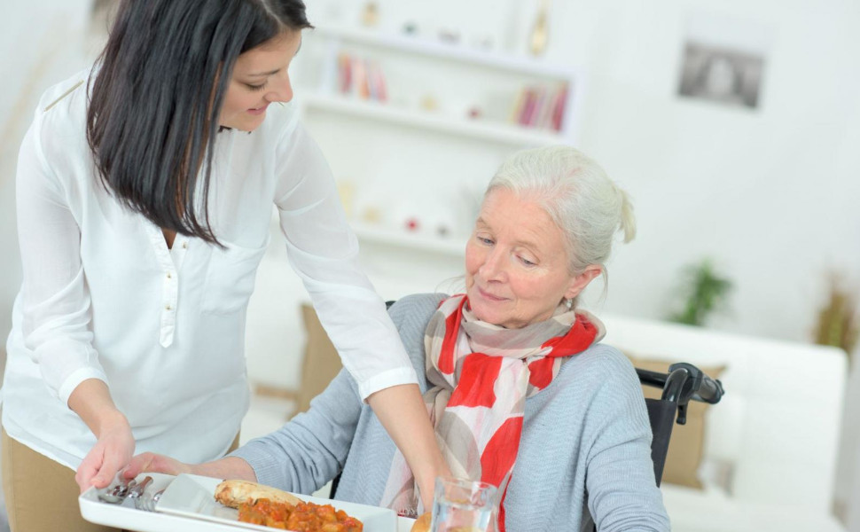 Eine Diätassistentin bei der Arbeit.