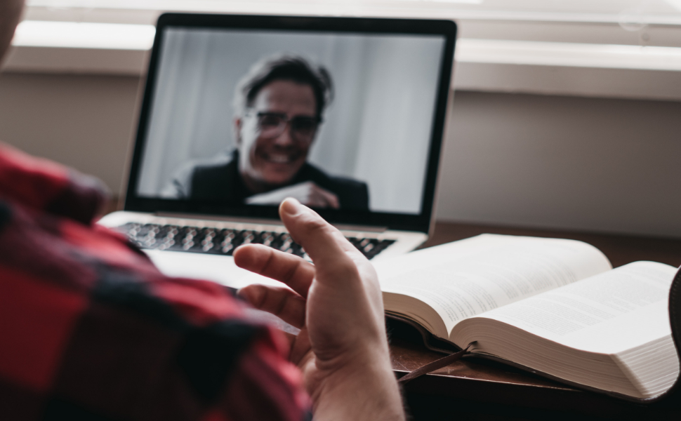 Online-Vorstellungsgespräch: So überzeugst du via Skype, Zoom und Co.
