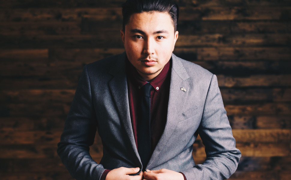 Junger Mann im Business-Look