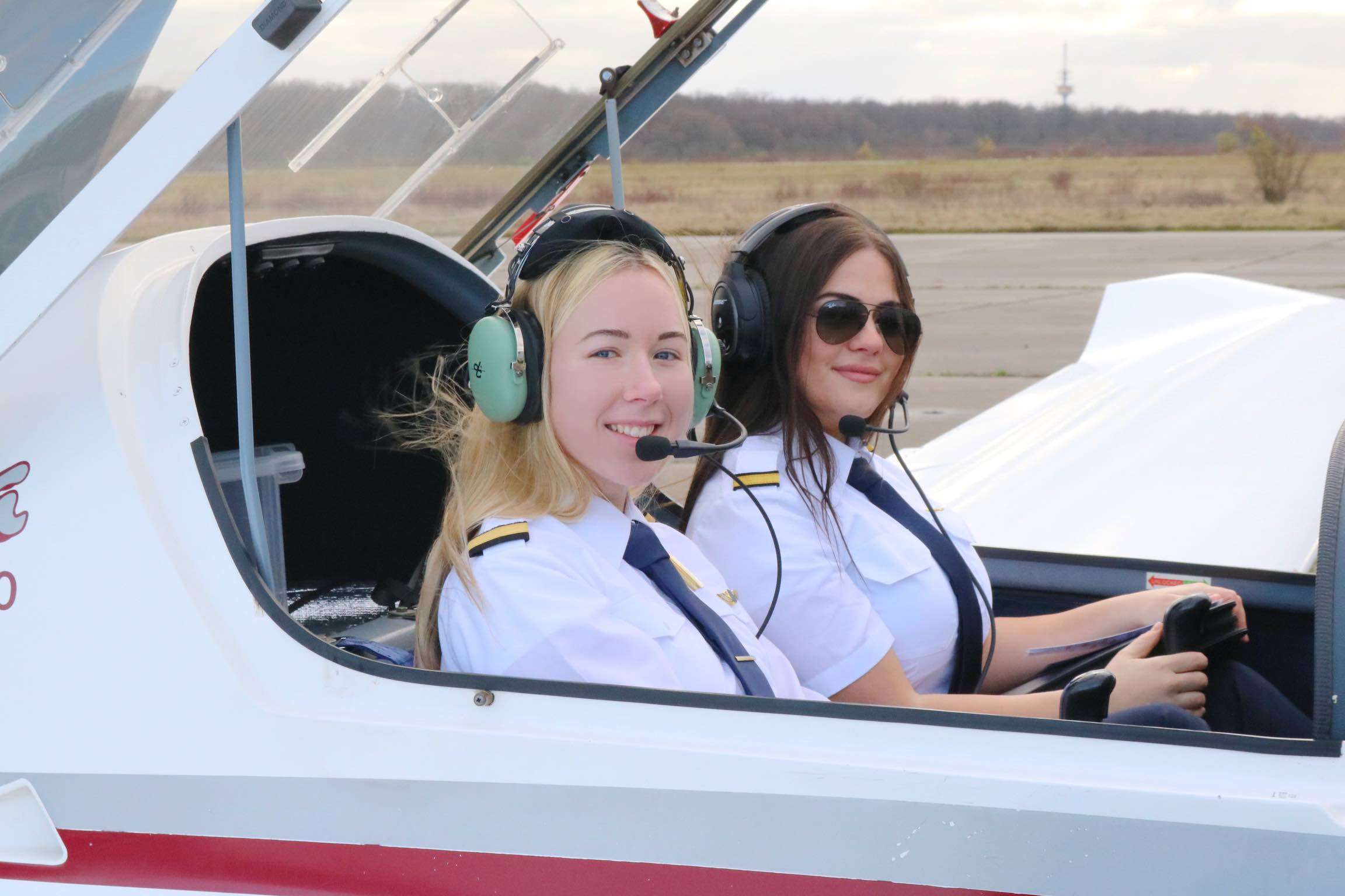 Deutsche Verkehrsflugschule DVFS GmbH: I have control.