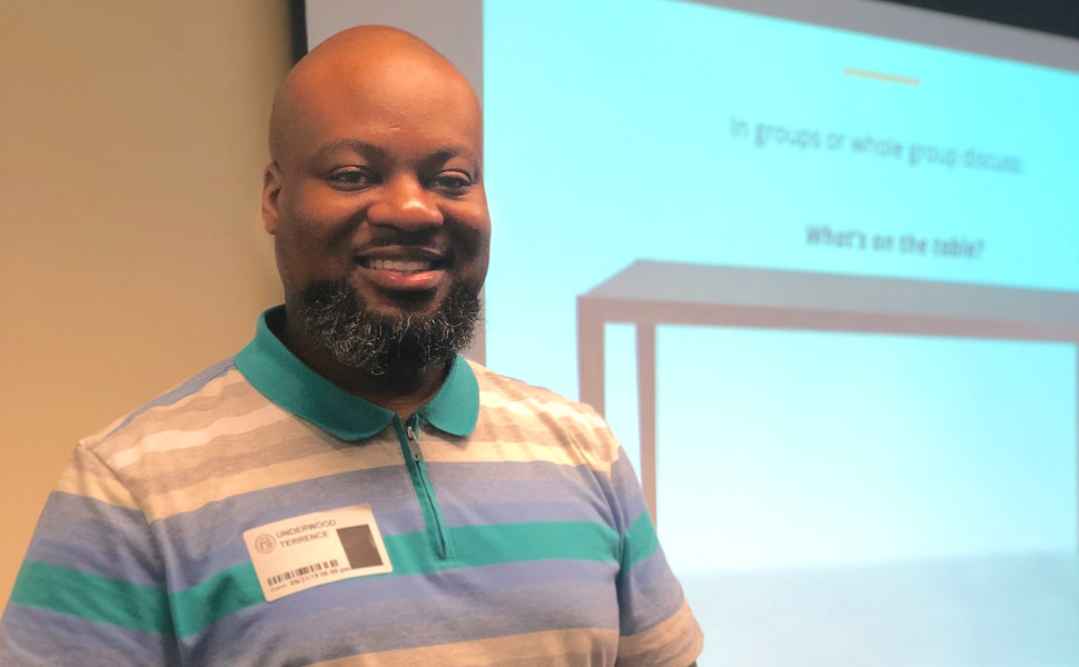 Ein Lehrer - oft auch verbeamtet.