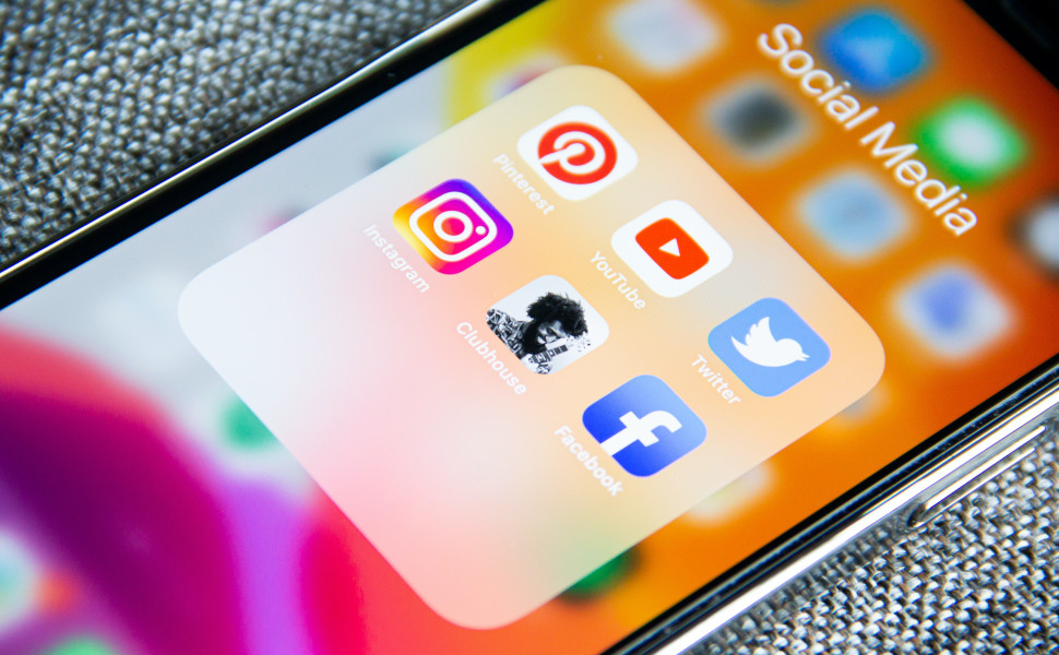 Handy mit Social-Media-Apps